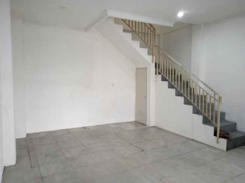 disewakan ruko gudang kantor gandaria selatan