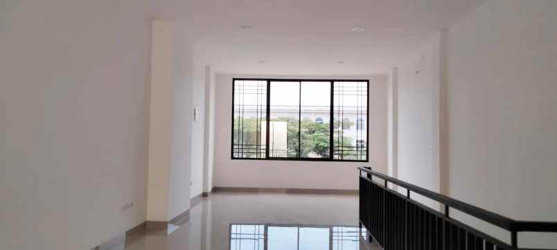 disewakan ruko gudang kantor green lake city boulevard