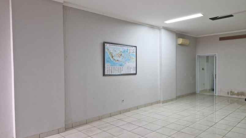 disewakan ruko rapih di emerald summarecon bekasi