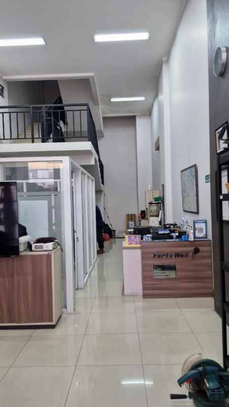 disewakan ruko rapih di emerald summarecon bekasi