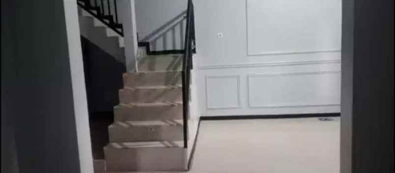 disewakan rumah antapani jalan kuningan
