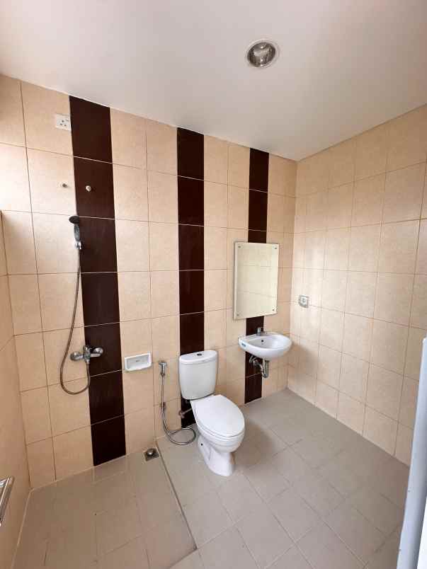 disewakan rumah cluster yarra jgc jakarta