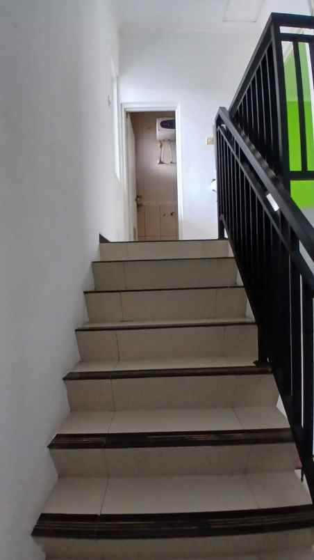 disewakan rumah gayung kebonsari