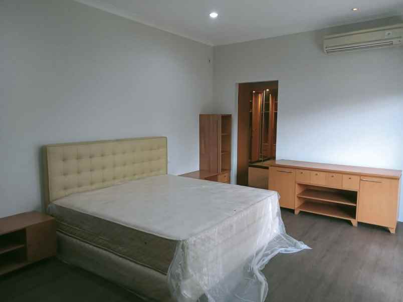 disewakan rumah graha famili wiyung