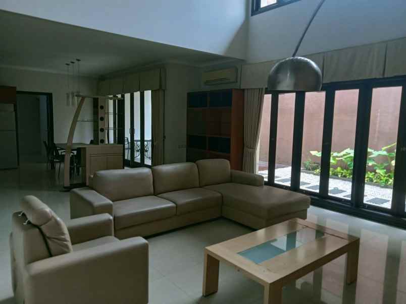 disewakan rumah graha famili wiyung