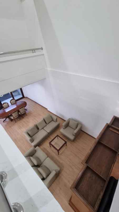 disewakan rumah jalan kembangan timur