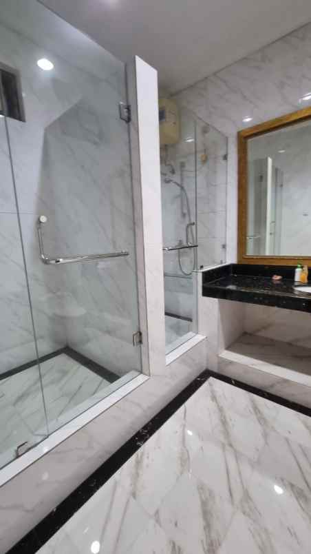 disewakan rumah jalan kembangan timur