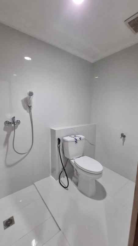 disewakan rumah jalan kembangan timur