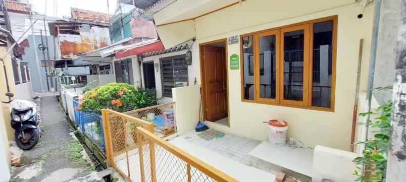 disewakan rumah jl kaji 3 no 31 kel petojo