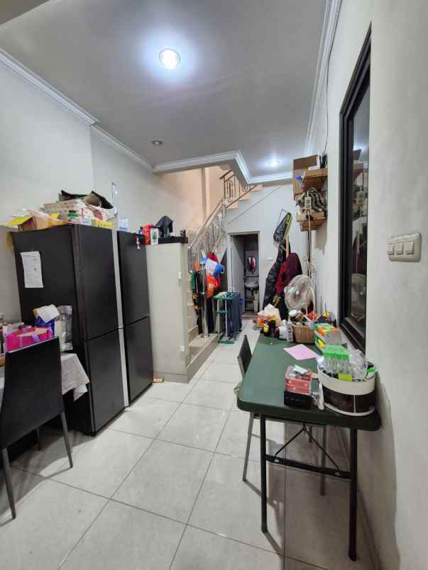 disewakan rumah kelapa cengkir kelapa gading