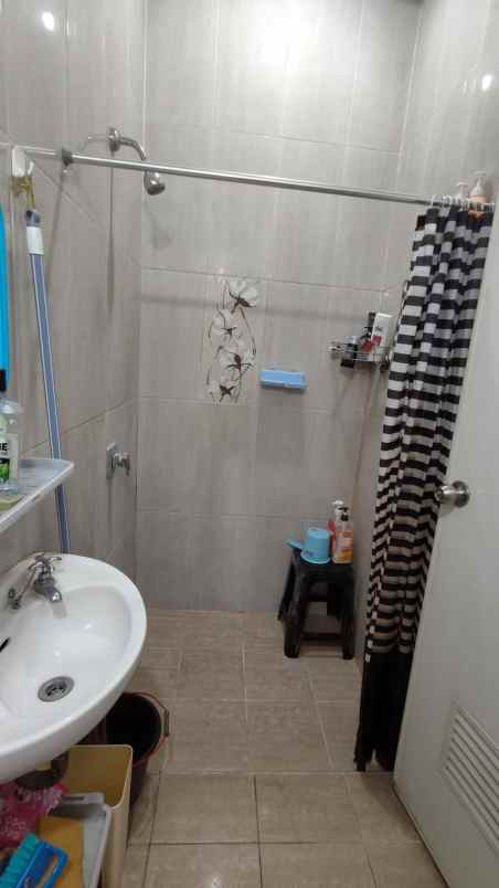 disewakan rumah kelapa cengkir kelapa gading