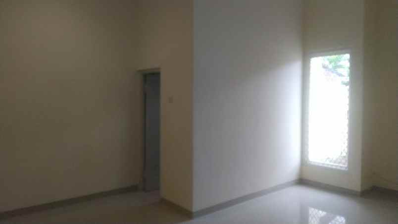 disewakan rumah manyar tompotika