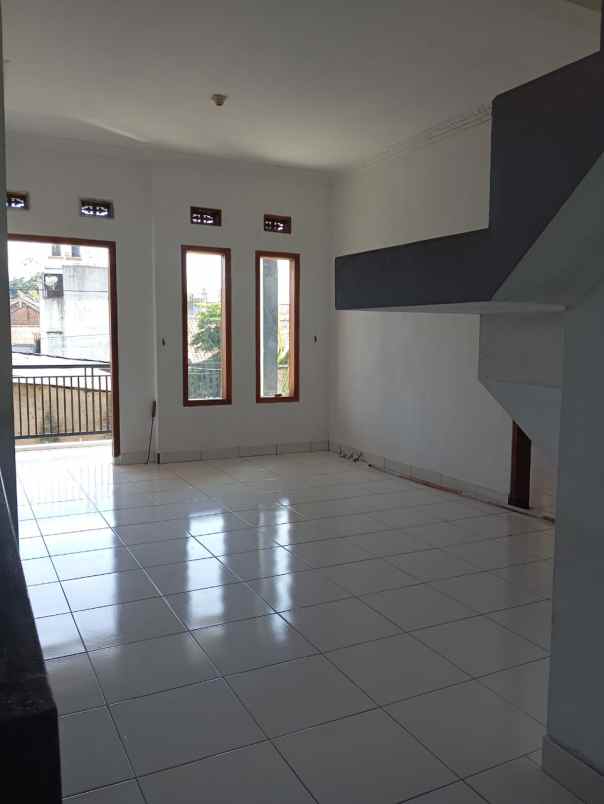 disewakan rumah padasuka