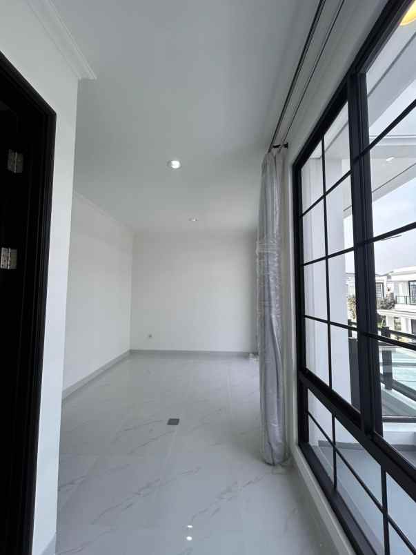 disewakan rumah pasir putih 5 pik2