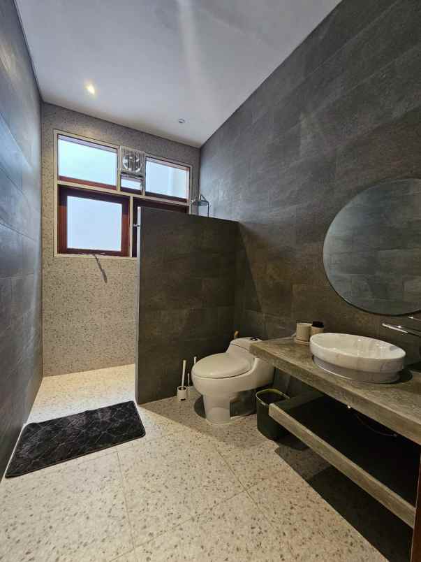 disewakan rumah pejaten barat 1 komplek