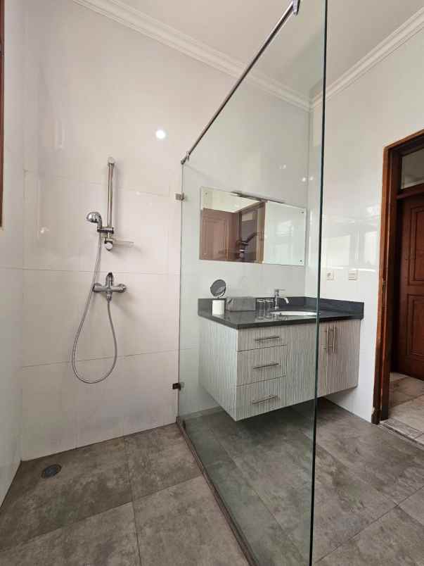 disewakan rumah pejaten barat 1 komplek