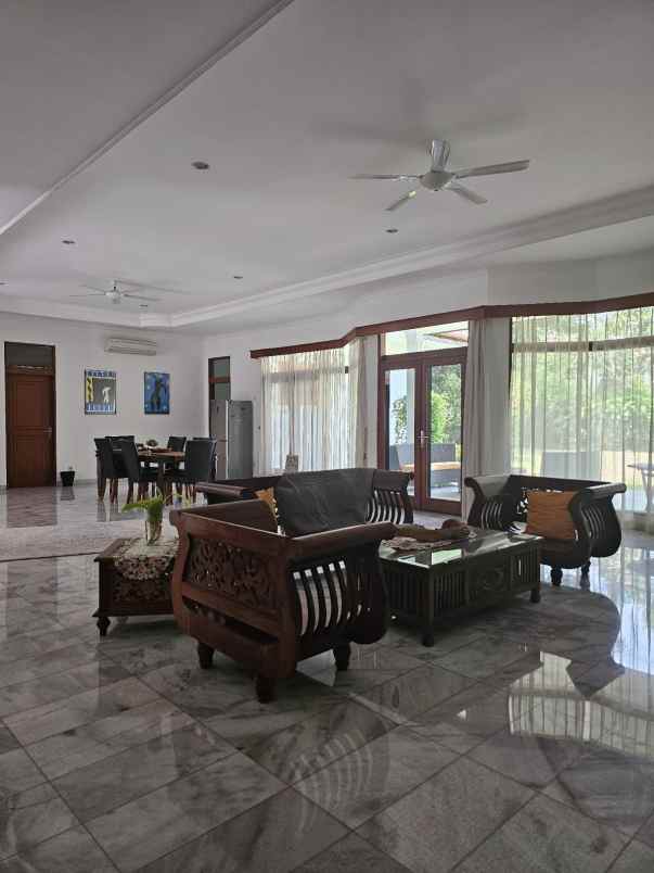 disewakan rumah pejaten barat 1 komplek