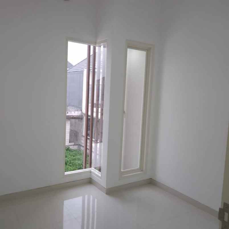 disewakan rumah perumahan wisata semanggi