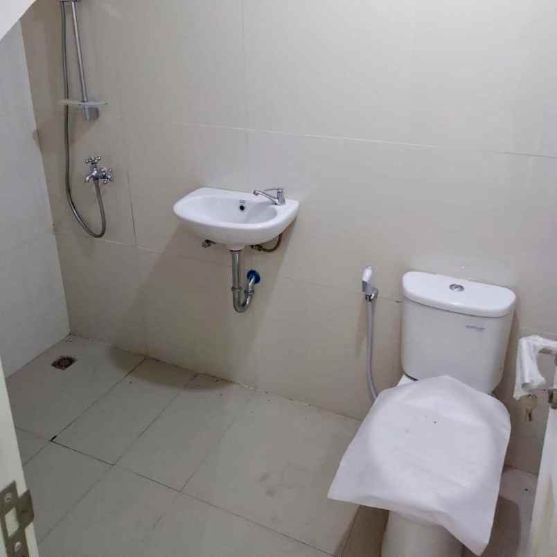 disewakan rumah perumahan wisata semanggi