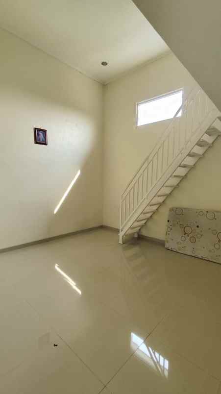 disewakan rumah suvarna sutera cluster