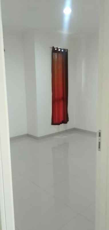 disewakan rumah suvarna sutera cluster bahana