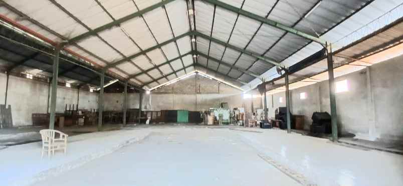 gudang lt 1820 m2 area batubulan gianyar bali