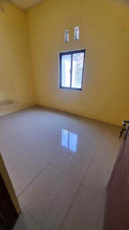 hook american minimalis dua lantai selangkah ke merr