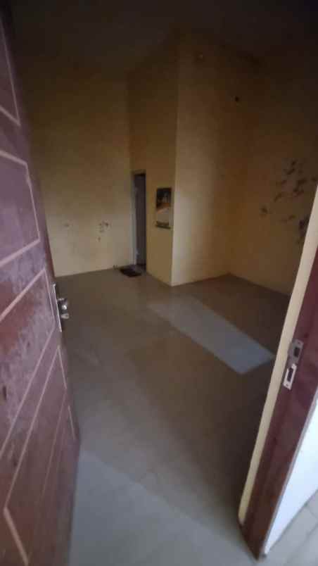 hook american minimalis dua lantai selangkah ke merr