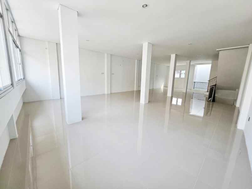 jual 2 ruko 3 5 lantai di taman sari jakarta barat