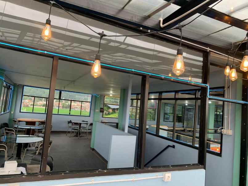 jual butuh cafe 3 lantai