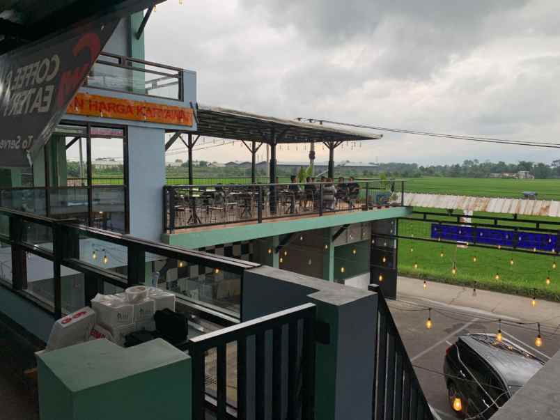 jual butuh cafe 3 lantai