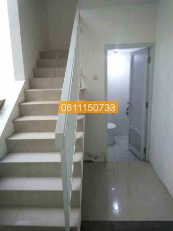 jual rumah 3 kamar makasar jakarta timur f00e2d