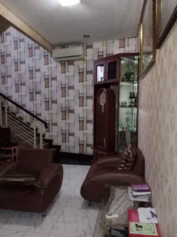 jual rumah berikut isinya 2 lantai di penggilingan