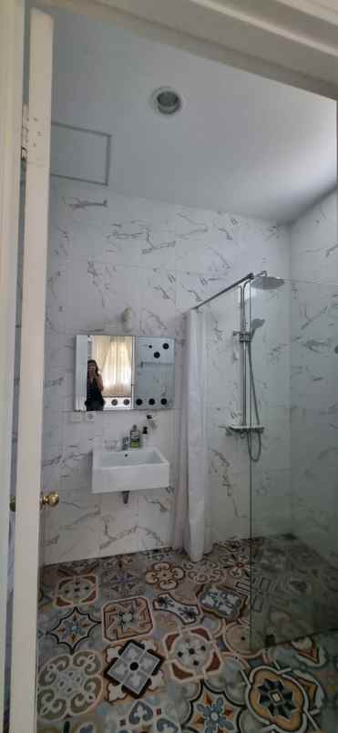 jual rumah hook siap huni raffles hills cibubur