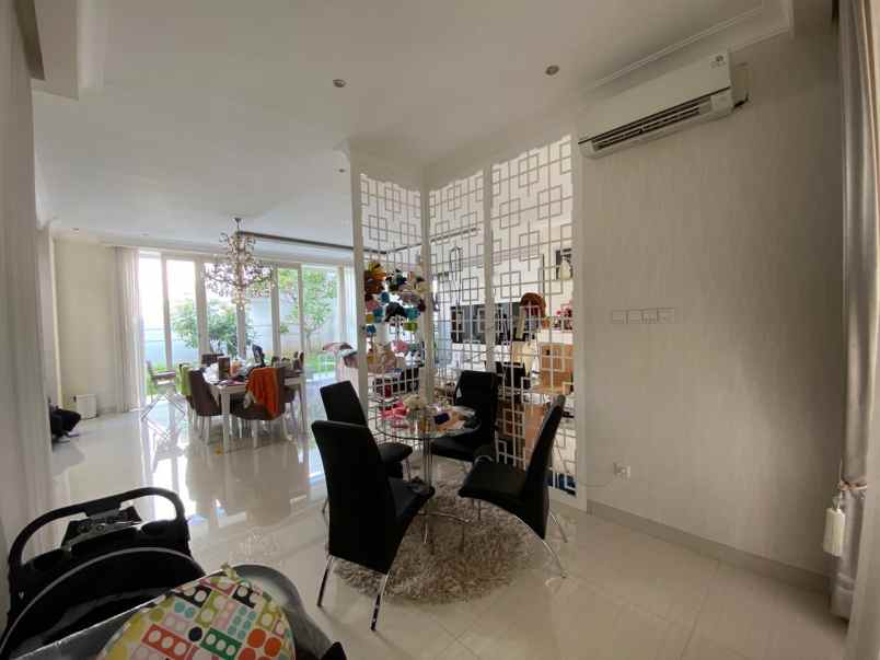 jual rumah pakuwon city cluster windsor hill
