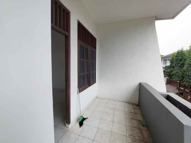 jual rumah secondary siap huni pondok kelapa