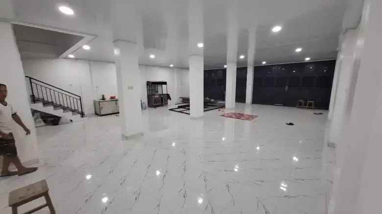 ruko baru pinggir jalan raya depan bandara pondok cabe