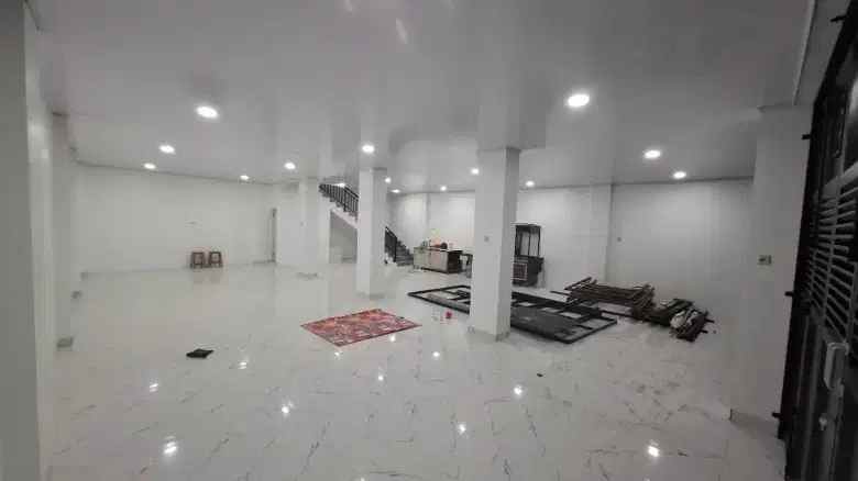 ruko baru pinggir jalan raya depan bandara pondok cabe