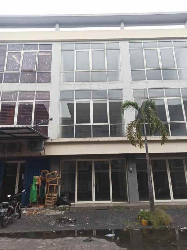 ruko royal crown siap pakai 3 lantai strategis