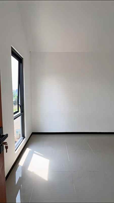 rumah 2 lantai 300 jutaan lokasi pakis malang