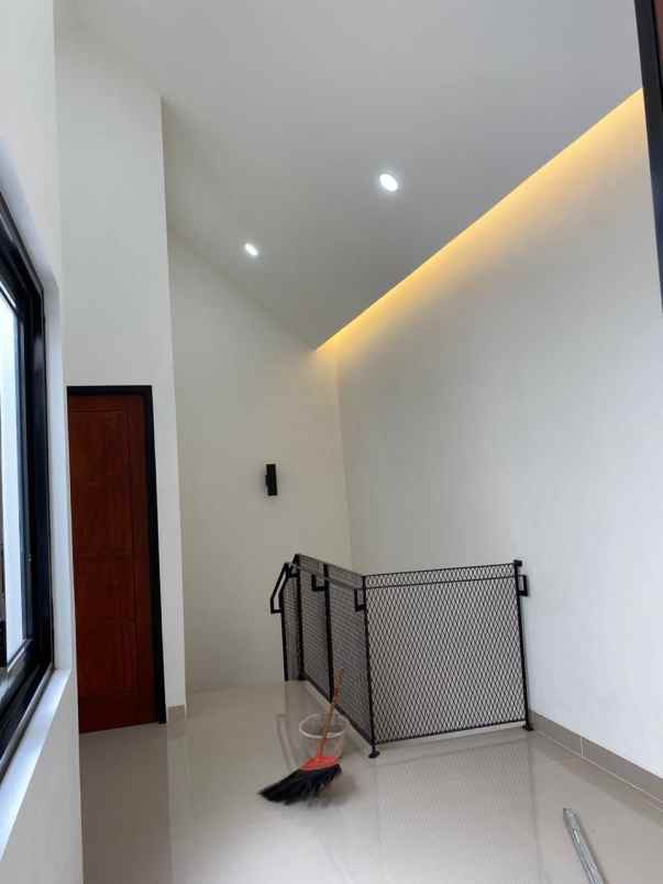 rumah 2 lantai cimanggis depok 850 jt