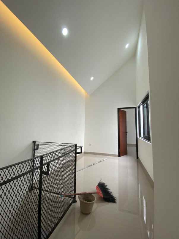 rumah 2 lantai cimanggis depok 850 jt