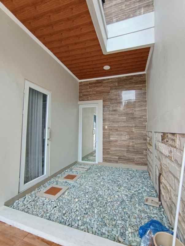 rumah 2 lantai dalam perumahan di palagan km 10