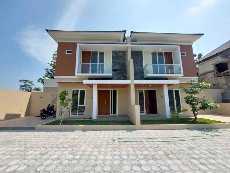 rumah 2 lantai dekat rsud prambanan one gate strategis