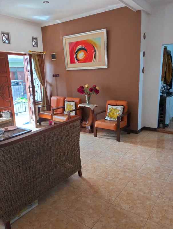 rumah 2 lantai di antapani dekat komp pratista