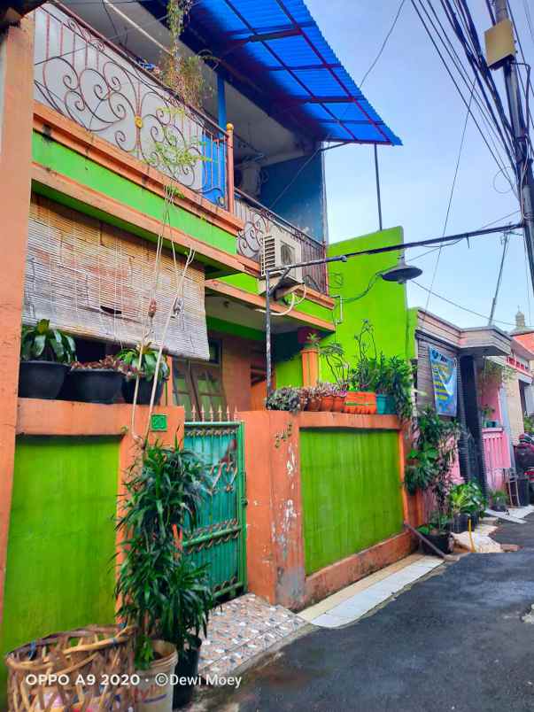 rumah 2 lantai di perumnas klender jakarta timur