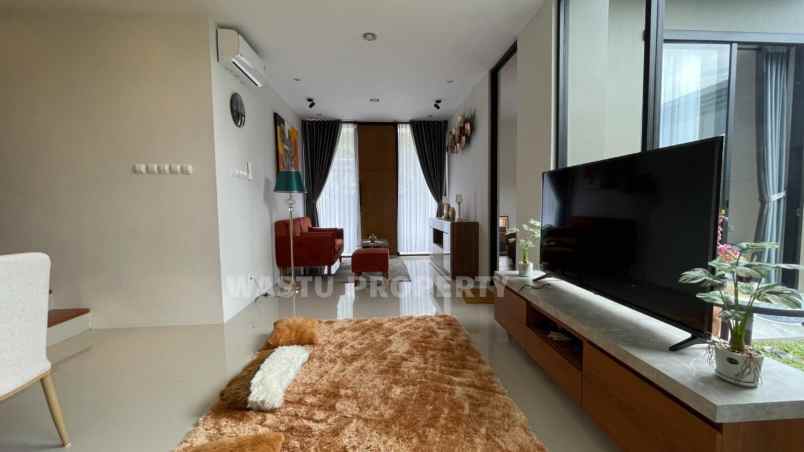 rumah 2 lantai full furnished di kalasan sleman