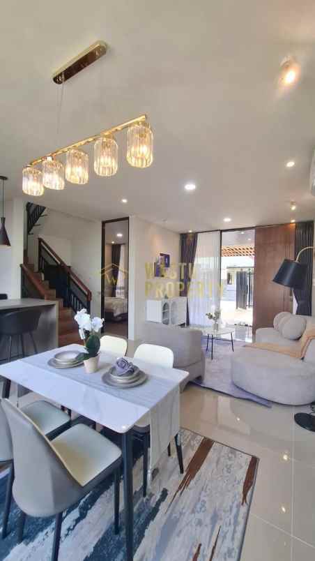 rumah 2 lantai full furnished di purwomartani kalasan