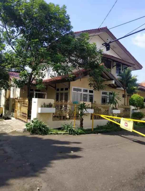 rumah 2 lantai komplek dki perumahan joglo