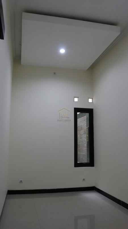 rumah 2 lantai mewah di dalam perumahan elite kalasan